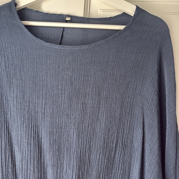 Blue Textured Women's Front Tie Top long sleeve large - Picture 3 of 6